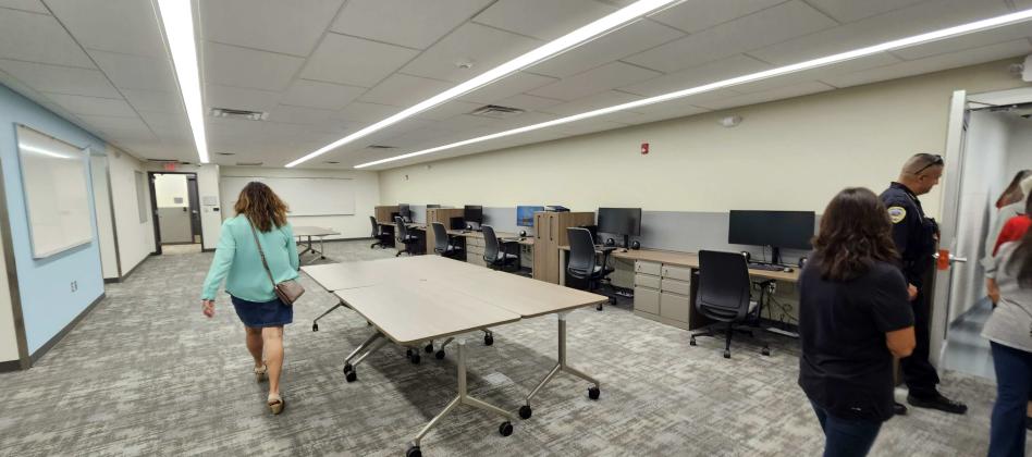The Sheriff's Department has a new bullpen. The bullpen allows deputies to work together with their own stations. Each desk has its own computer and drawers. The bull pen is included with other much needed improvements for the Sheriff's Department which include, an evidence storage that complies with state standards, a gym area, and a sallyport for bringing in suspects. Arieanna Crowson - CC