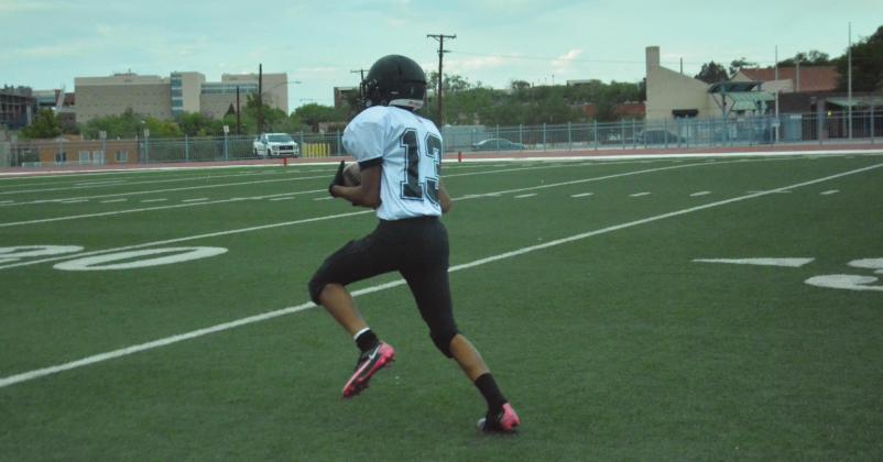 Huskies overtake Pirates