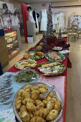 On December 1, local clothing store Jenny’s held a community gathering event to show the business’ appreciation to their shoppers and community. The event was a success, highlighting not only the fine clothing items at Jenny’s, but the spirit of the community. Courtesy Photos