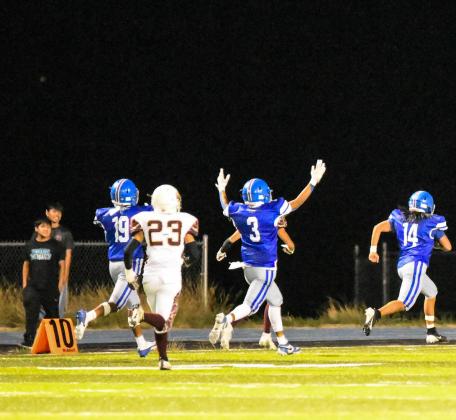 Laguna-Acoma quarterback Derek Victorino Jr., 14, with the quarter back keeper this past Friday against Santa Fe Indian High School. Courtesy Photo