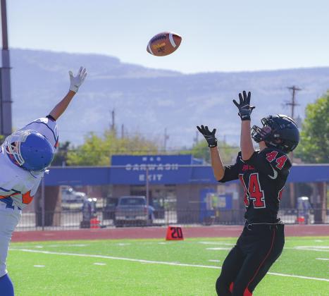 Jags Maul Pirates, 50-6