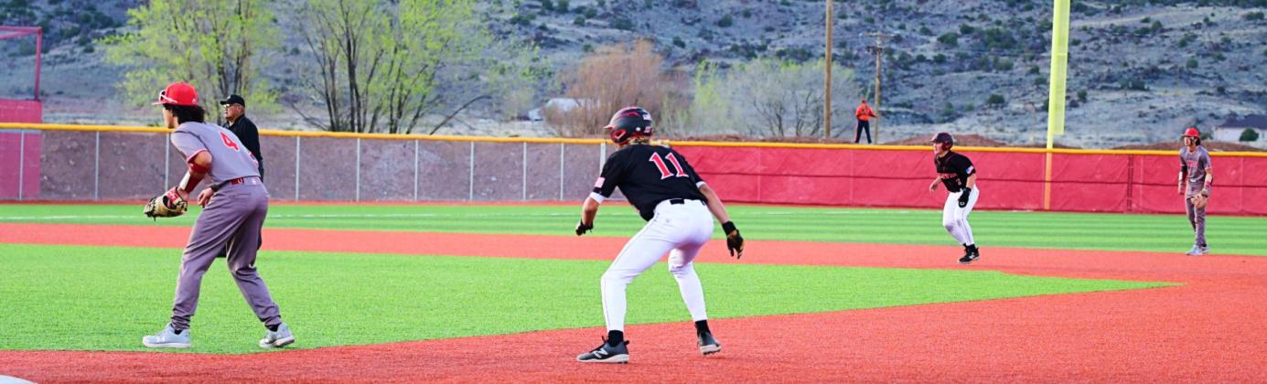 Pirates Take Sting Out of Hornets