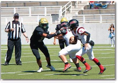 Pirates Take the Bark out of the Huskies, 35-18