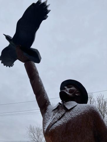 This large statue towers over the Riverwalk Park in Grants, New Mexico. The statue is a mystery, with no official documentation to be found in any city, historic, or art focused record. Cibola Citizen reporter Faith Mosley went on a long journey to discover the history of this statue which sits tucked away by the amphitheater. Faith Mosley - CC