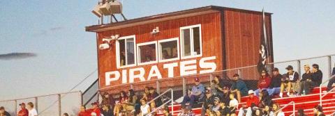 Pius over Pirates, 34-20
