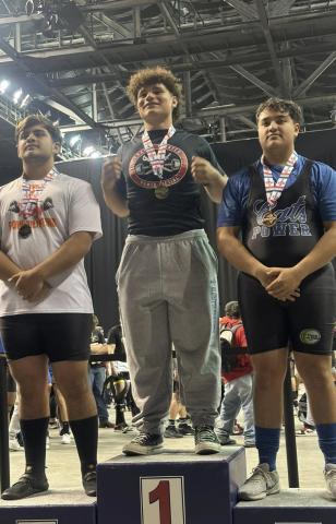 Grants High Powerlifters Bring the Heat at State Championships