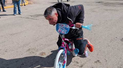 Grants Mayor Erik Garcia participated in the Strider, an event where the fathers of competitors get to ride their children’s bike in a race against the other fathers. Being one of five competitors, he came in the top three Amerika Rougemont - CC