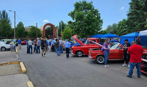 People attending the Spokes on 66 Car Show Arieanna Crowson - CC