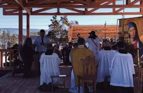 Around 100 participants pray and observe a Latin mass which led to the consecration of the City of Grants by Mayor Martin “Modey” Hicks to the Sacred Heart of Jesus, the Immaculate Heart of Mary and St. Joseph. Diego Lopez-CC