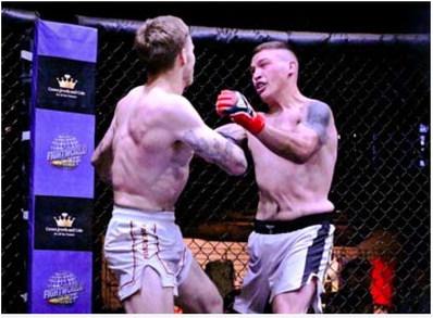 Dion Valdez (155lbs.) advances to 2-0 after defeating his opponent Paul Robinson at Fightworld41. 'I was way more confident for sure...' said Valdez about this bout. Franklin Romero - CC