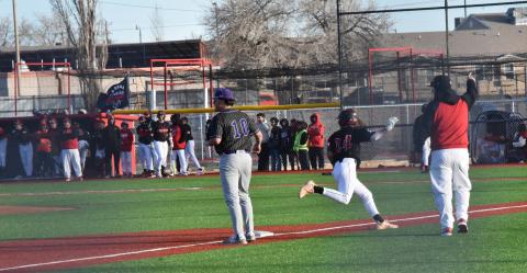 Pirates 2-0 in Districts