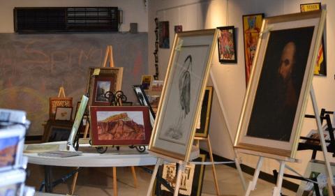 Double Six Gallery Holds Annual Art Sale